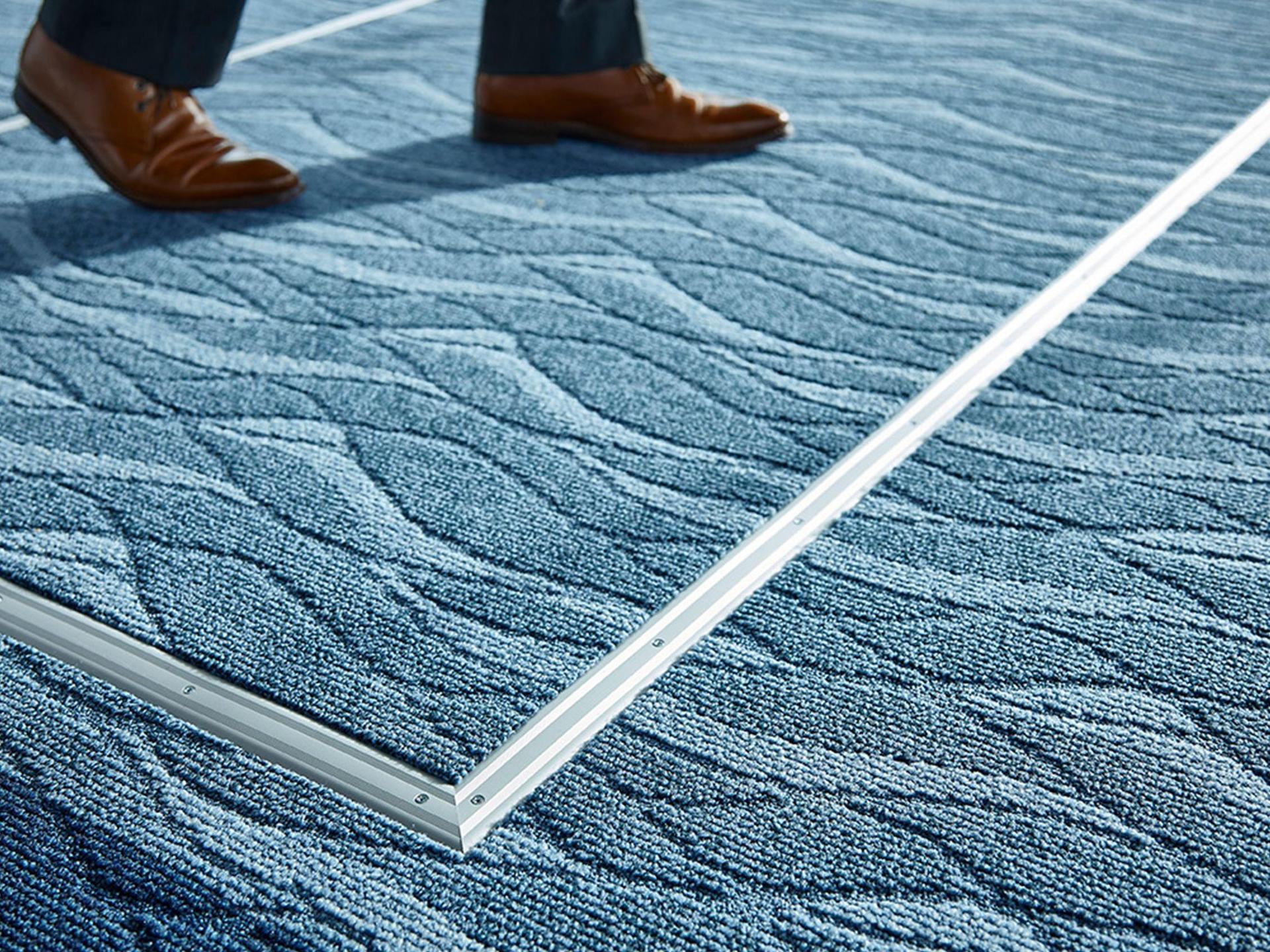 Liikennevälineiden lattiat